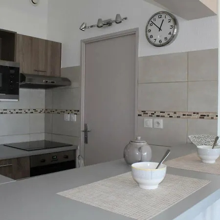 2p, 4 Couchages, Climatise Avec Parking A - Fr-1-252a-30 *