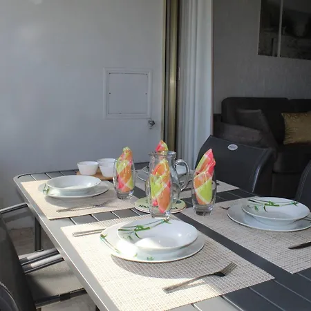 2p, 4 Couchages, Climatisé Avec Parking à - Fr-1-252a-30 Apartamento *